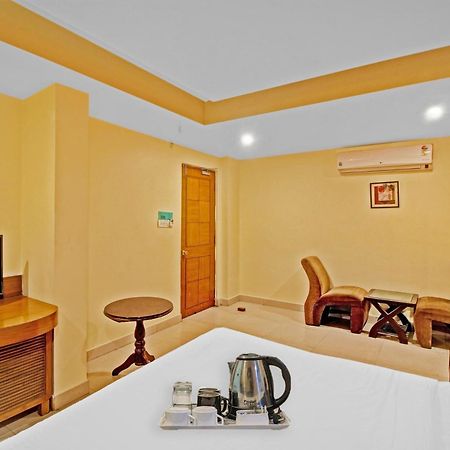 Townhouse The Grand Plaza Hyderabad Exterior foto
