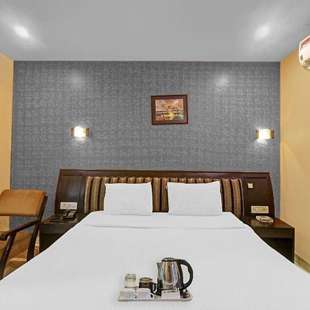 Townhouse The Grand Plaza Hyderabad Exterior foto