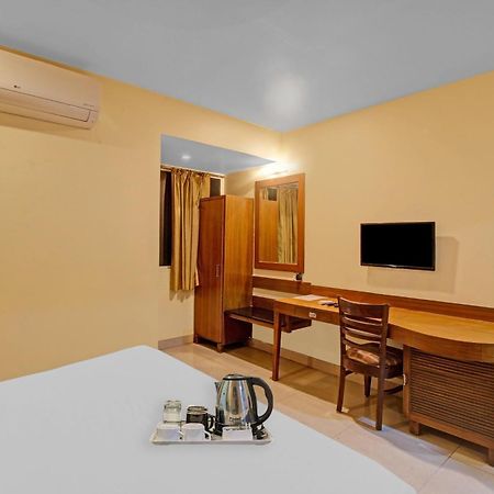 Townhouse The Grand Plaza Hyderabad Exterior foto