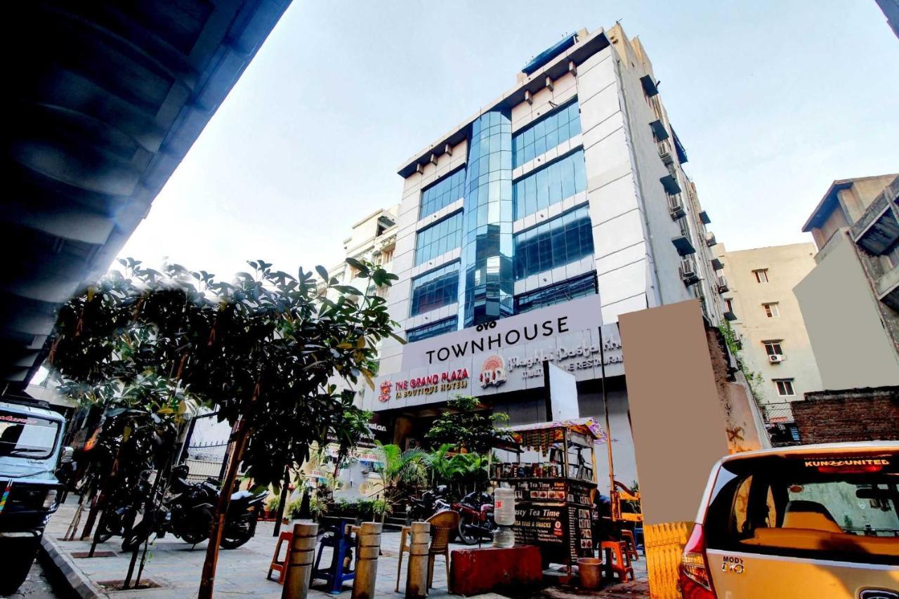 Townhouse The Grand Plaza Hyderabad Exterior foto