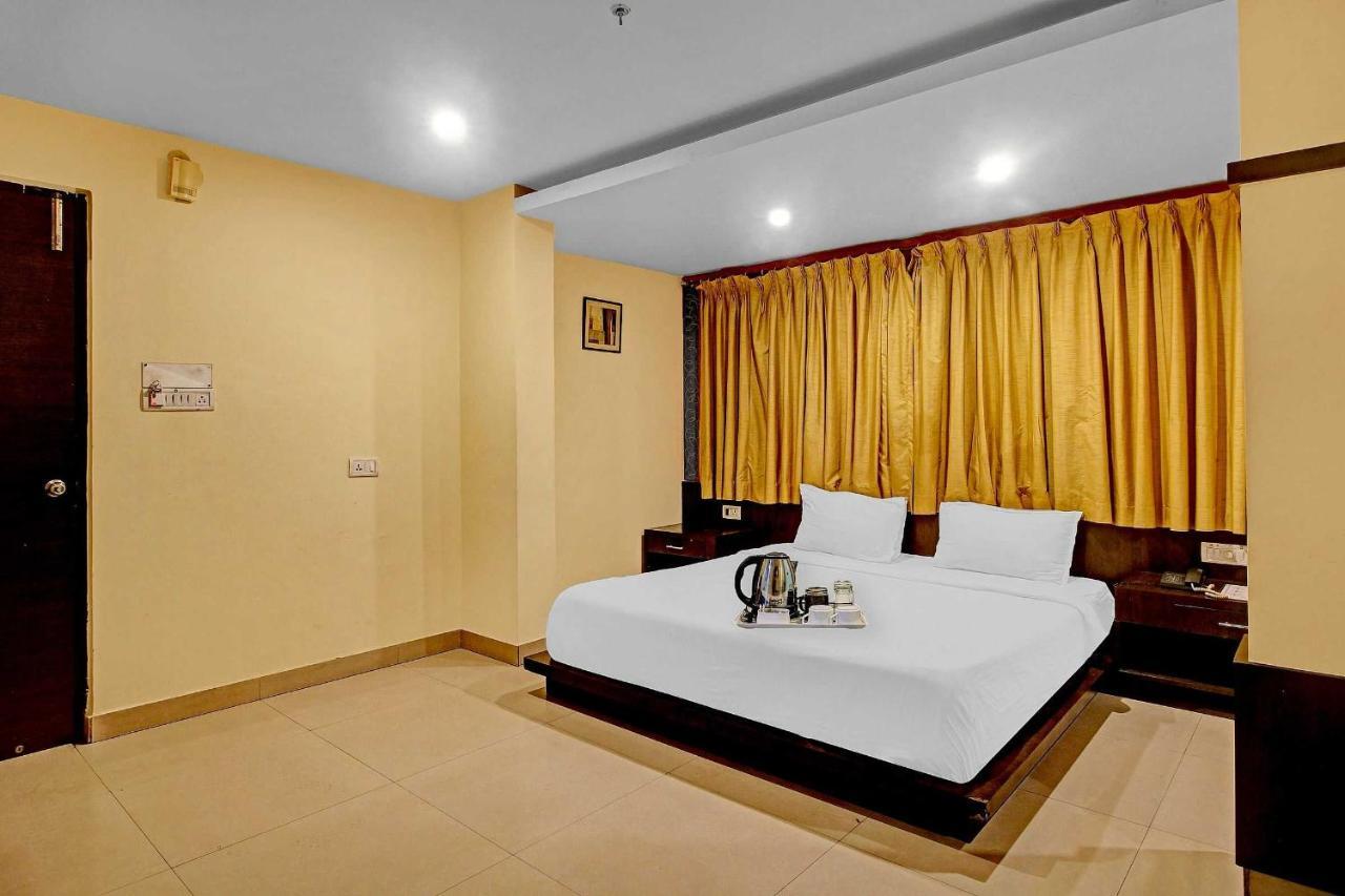 Townhouse The Grand Plaza Hyderabad Exterior foto