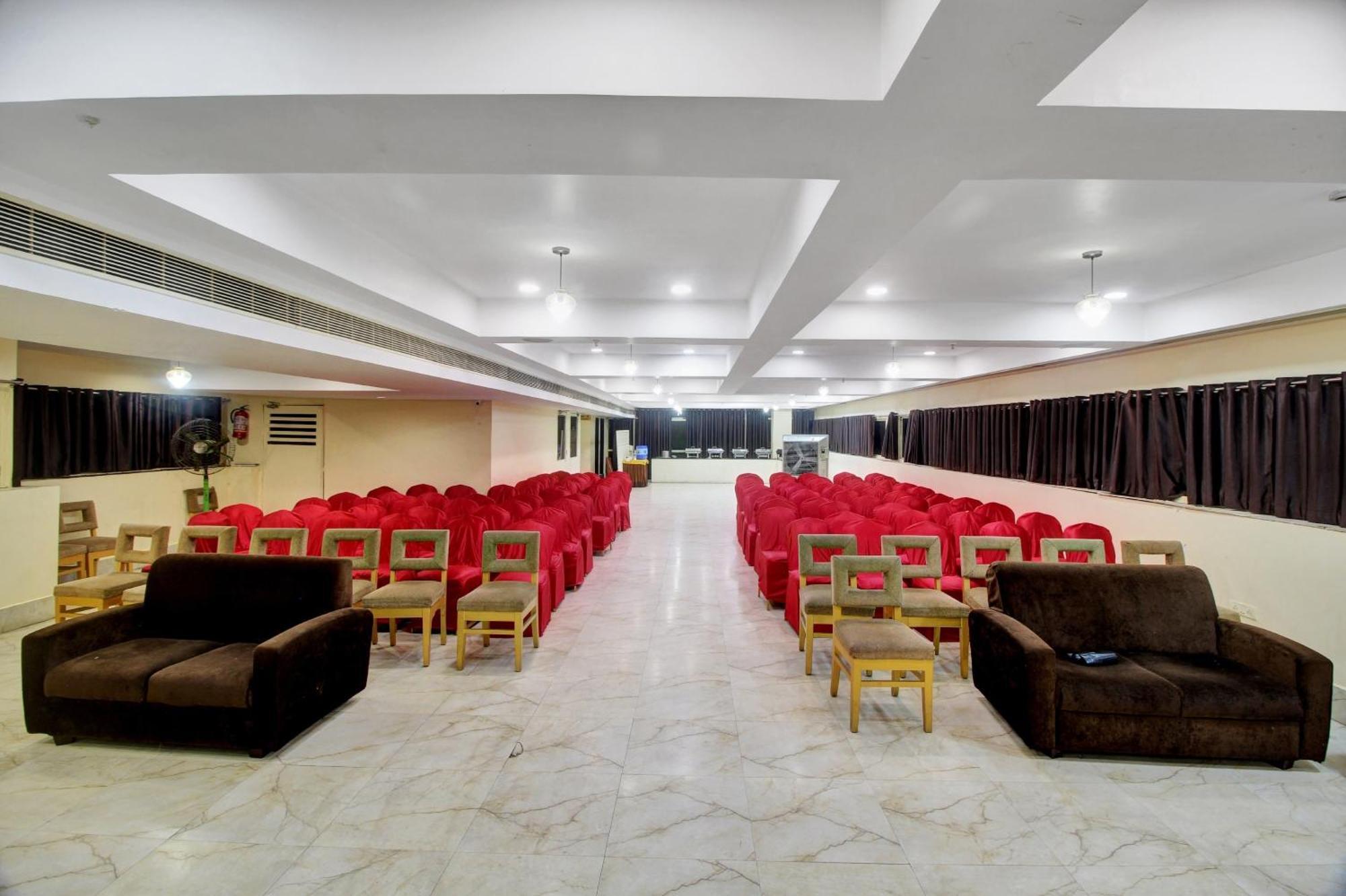 Townhouse The Grand Plaza Hyderabad Exterior foto