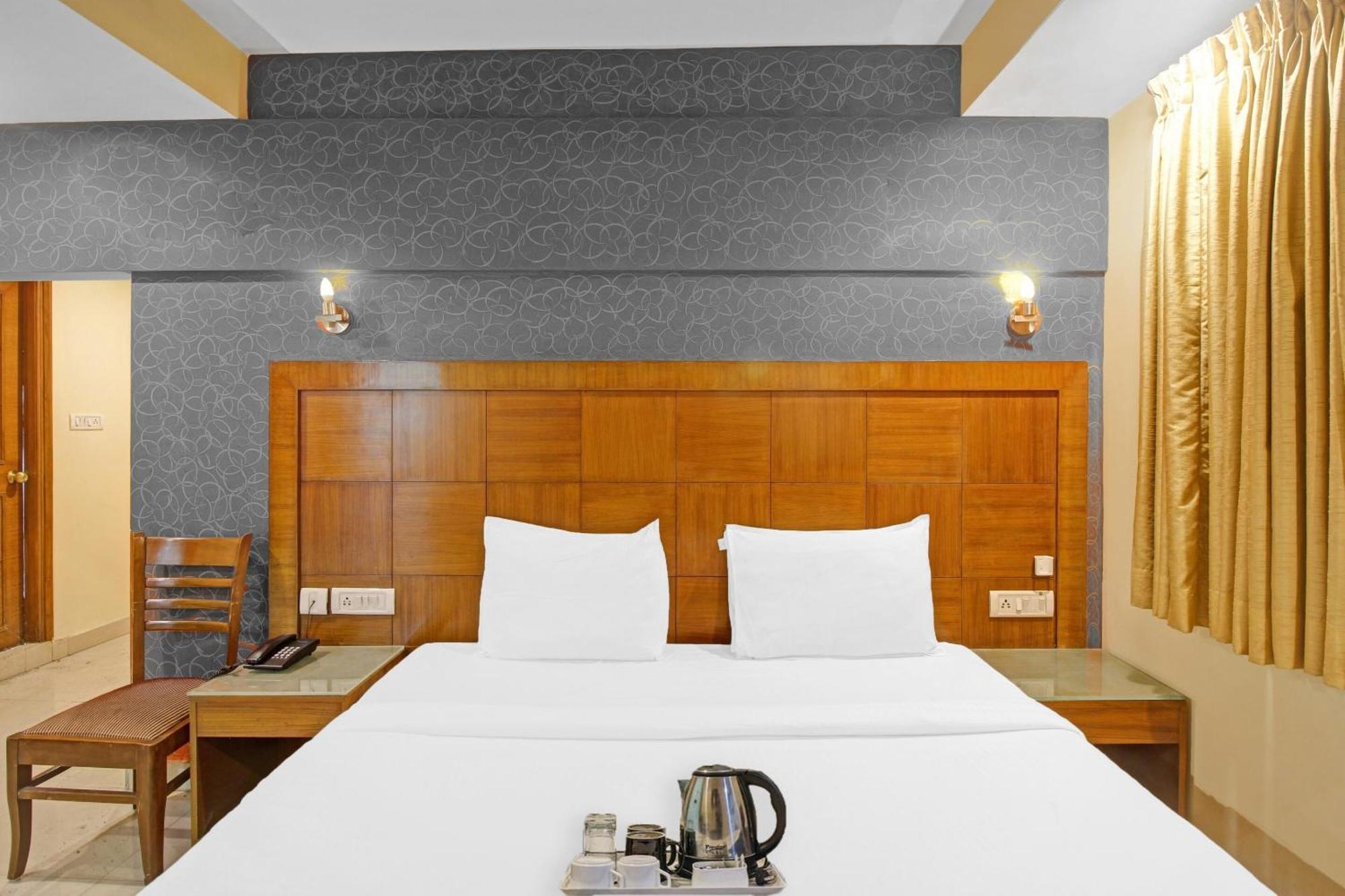 Townhouse The Grand Plaza Hyderabad Exterior foto